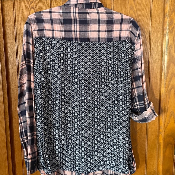 Plaid flannel shirt - Picture 2 of 5